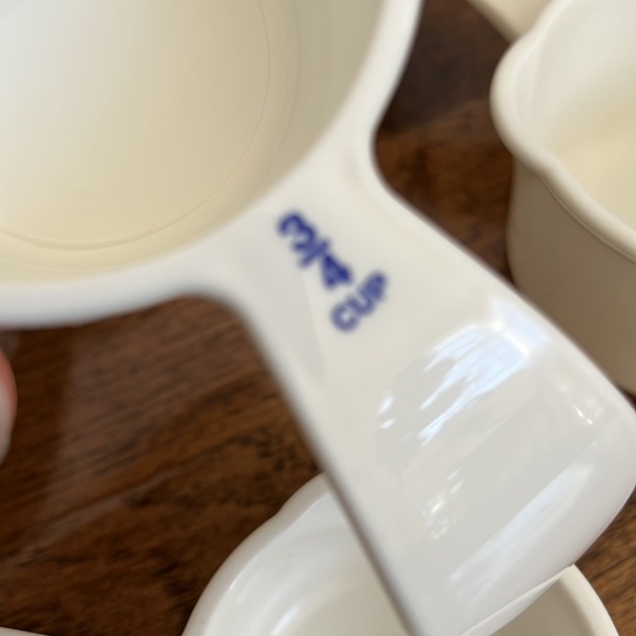 Set of 5 Tupperware measuring cups - Picture 4 of 4